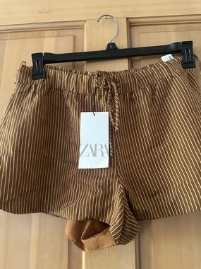 ZARA Tan and White Striped High-Waist Women's Shorts
